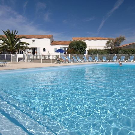 Résidence Odalys Le Village des Amareyeurs Le Château-dʼOléron Exterior foto