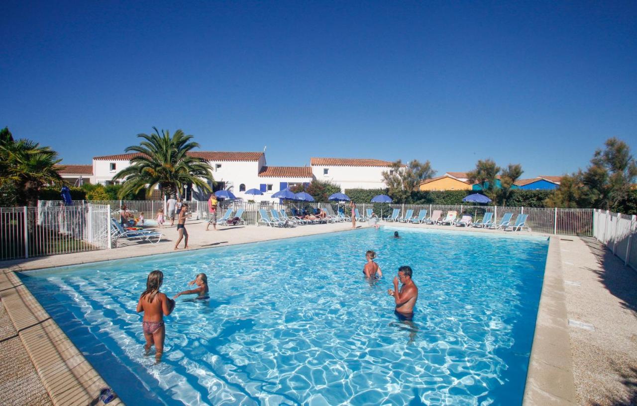 Résidence Odalys Le Village des Amareyeurs Le Château-dʼOléron Exterior foto