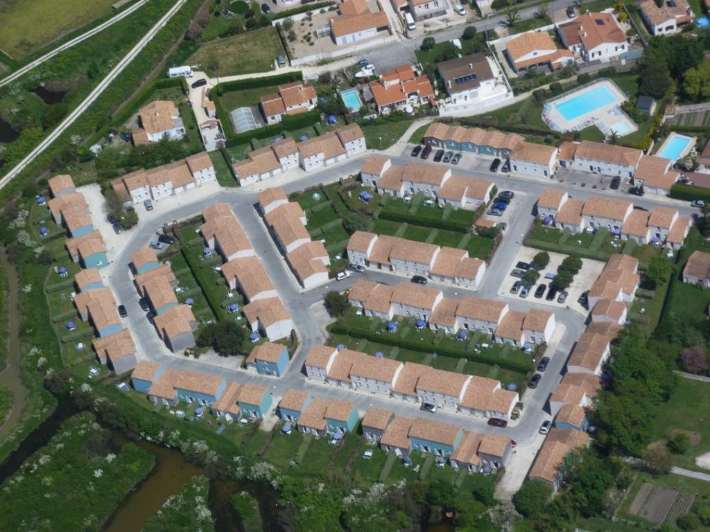 Résidence Odalys Le Village des Amareyeurs Le Château-dʼOléron Exterior foto