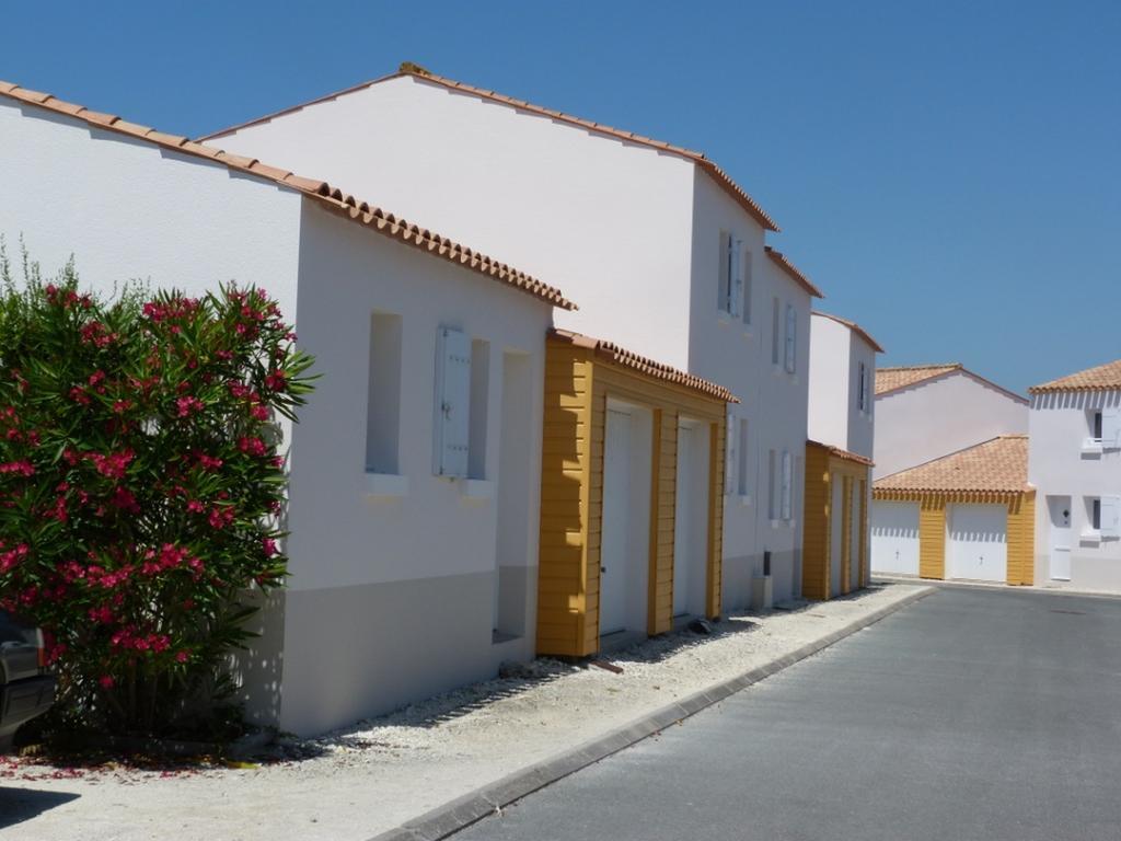 Résidence Odalys Le Village des Amareyeurs Le Château-dʼOléron Exterior foto
