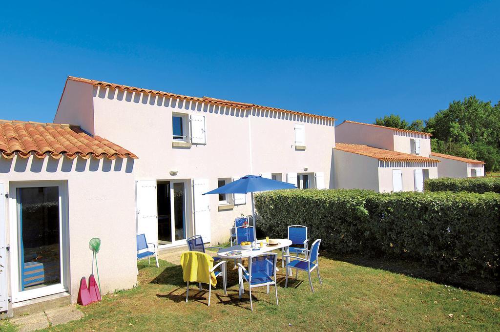 Résidence Odalys Le Village des Amareyeurs Le Château-dʼOléron Exterior foto