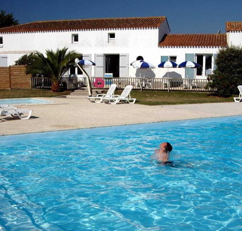 Résidence Odalys Le Village des Amareyeurs Le Château-dʼOléron Exterior foto