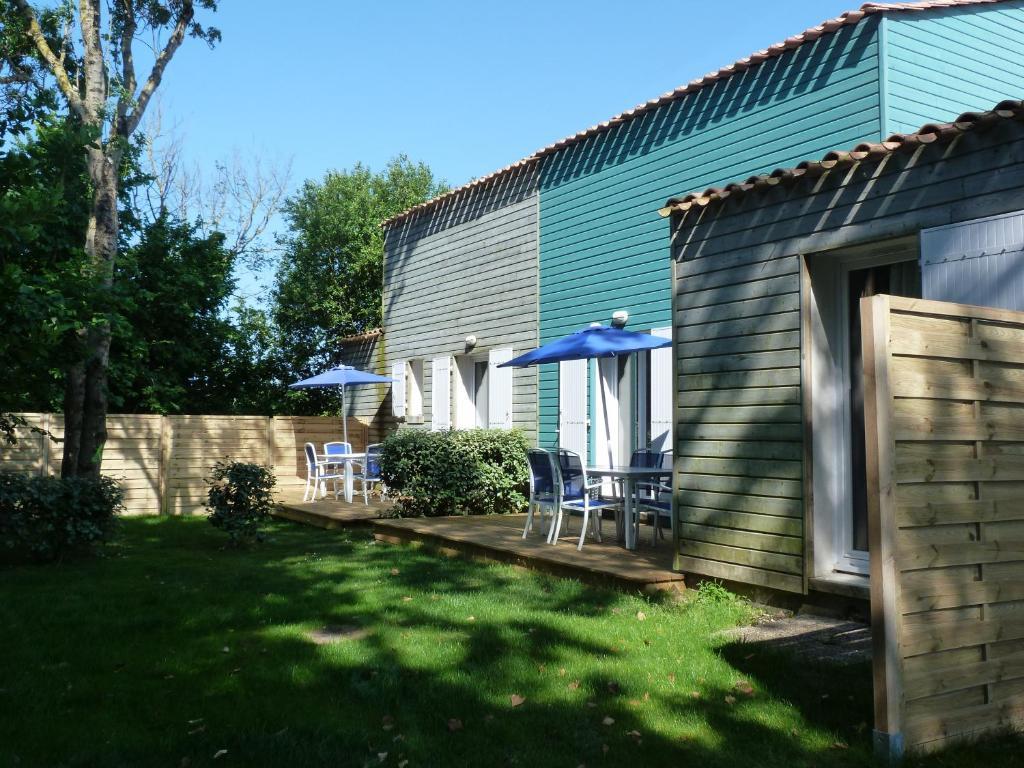 Résidence Odalys Le Village des Amareyeurs Le Château-dʼOléron Exterior foto