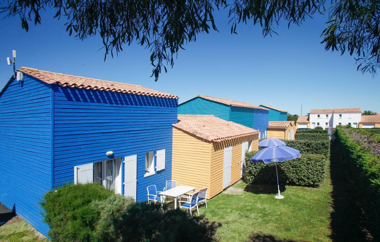 Résidence Odalys Le Village des Amareyeurs Le Château-dʼOléron Exterior foto